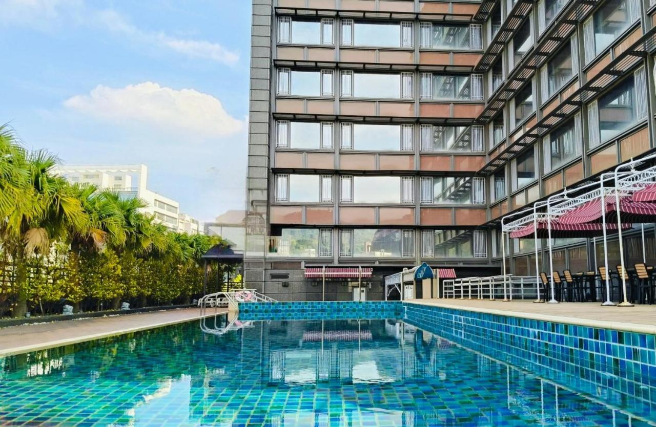 S Aura Hotel Taipei Eksteriør bilde